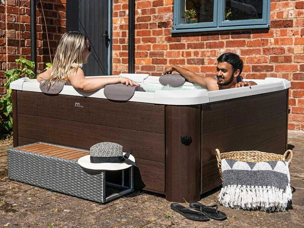 Bruine Halfharde Spa Met 6 Plaatsen Met Accessoires - 120 Stralen - L160 X B160 X H65 Cm - Makemo Van Mspa